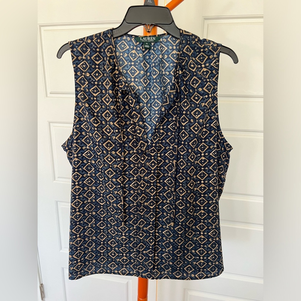 LAUREN sleeveless blouse